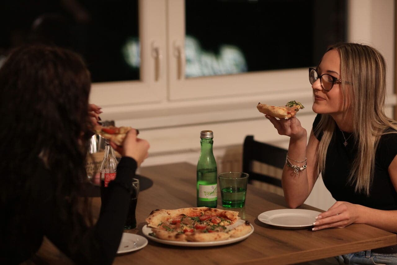 Pizza pri stole